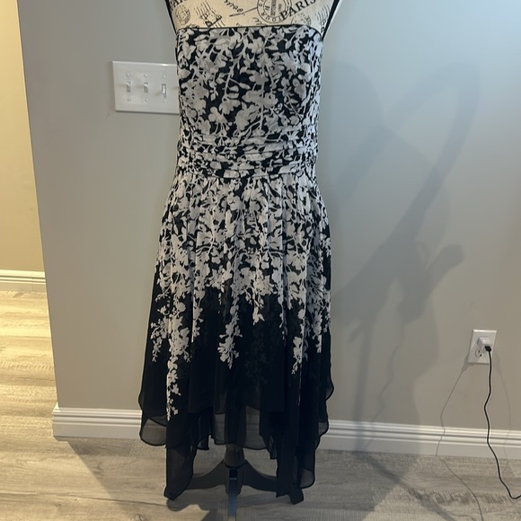 WHBM Chiffon Black and White Overlay Dress Size 14 P2P 19” Waist 17” length 39” - Picture 3 of 11